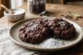 Biscotti al cioccolato con fiori di sale